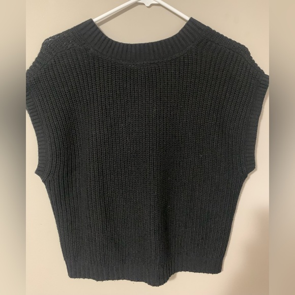 Black knitted vest - Picture 2 of 2